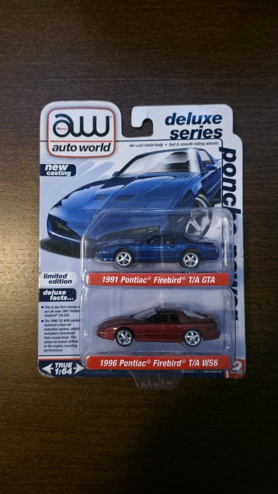 Auto World Deluxe Series 2-Pack 1991 Firebird GTA & 1996 Firebird WS6 (New)