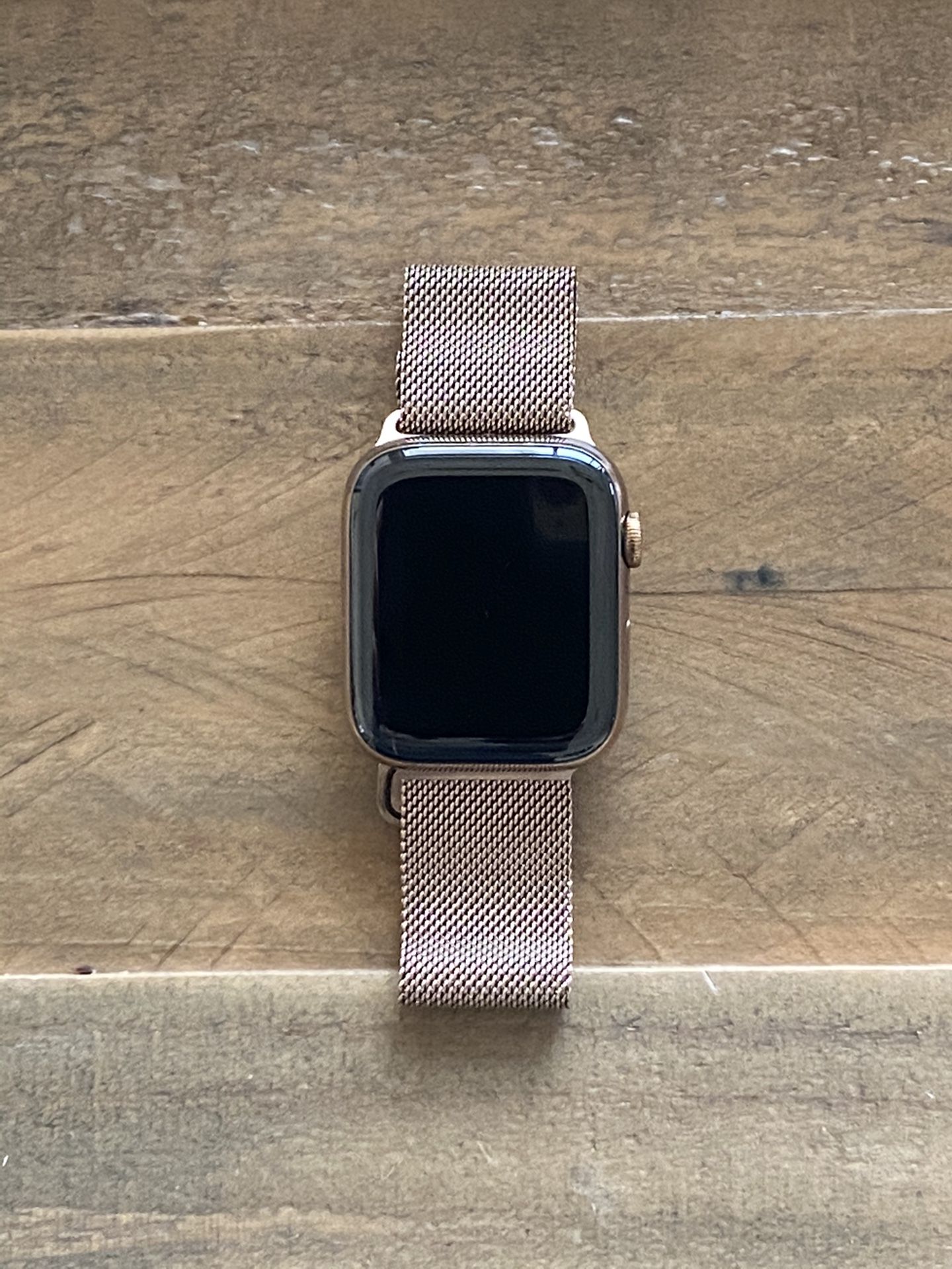 Apple Watch Series 4 44mm Gold Stainless Steel With Gold