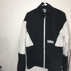 Hollister Polyester Sweater Size Medium Used Once(price$19