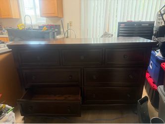(7)Seven Drawer Dresser with back Mirror