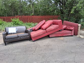 FREE COUCH - NO HAULERS