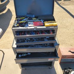 TOOL BOX WITH TOOLS FOR DALE.