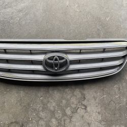 2003 Toyota Corolla Grille