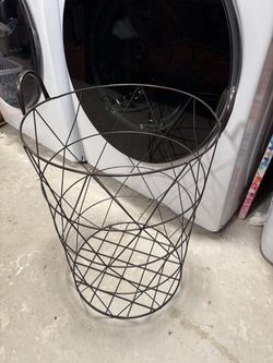 Large Black Metal Wire Laundry Basket with Handles