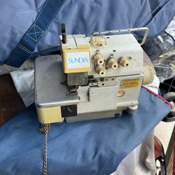 Sundía Sewing Machine