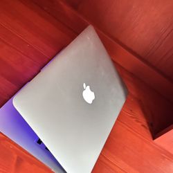 Apple MacBook Air 13” I5/8GB/256GB SSD $180