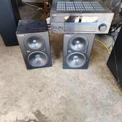 Mackie HR824's