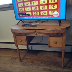 Desk/Sewing Table 25.00