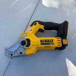 DeWalt 20V Plastic Tubing Cutter