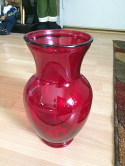 Big red vase 13x13
