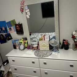Girls Vanity Dresser