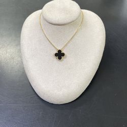 18k Gold Van Cleef  Style Clover Chain 