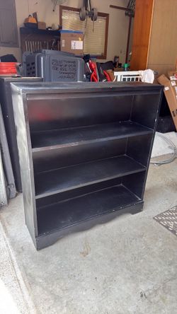 Free black painted book case