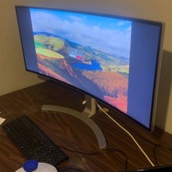 LG Curved Screen 