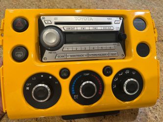 Toyota FJ Cruiser Radio Climate Control Panel