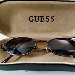 Guess Quest Gun Sunglasses GU108 with Case Sunglasses Are In Good Condition 