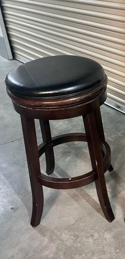 Swivel Bar Stool Leather Seats Walnut Finish
