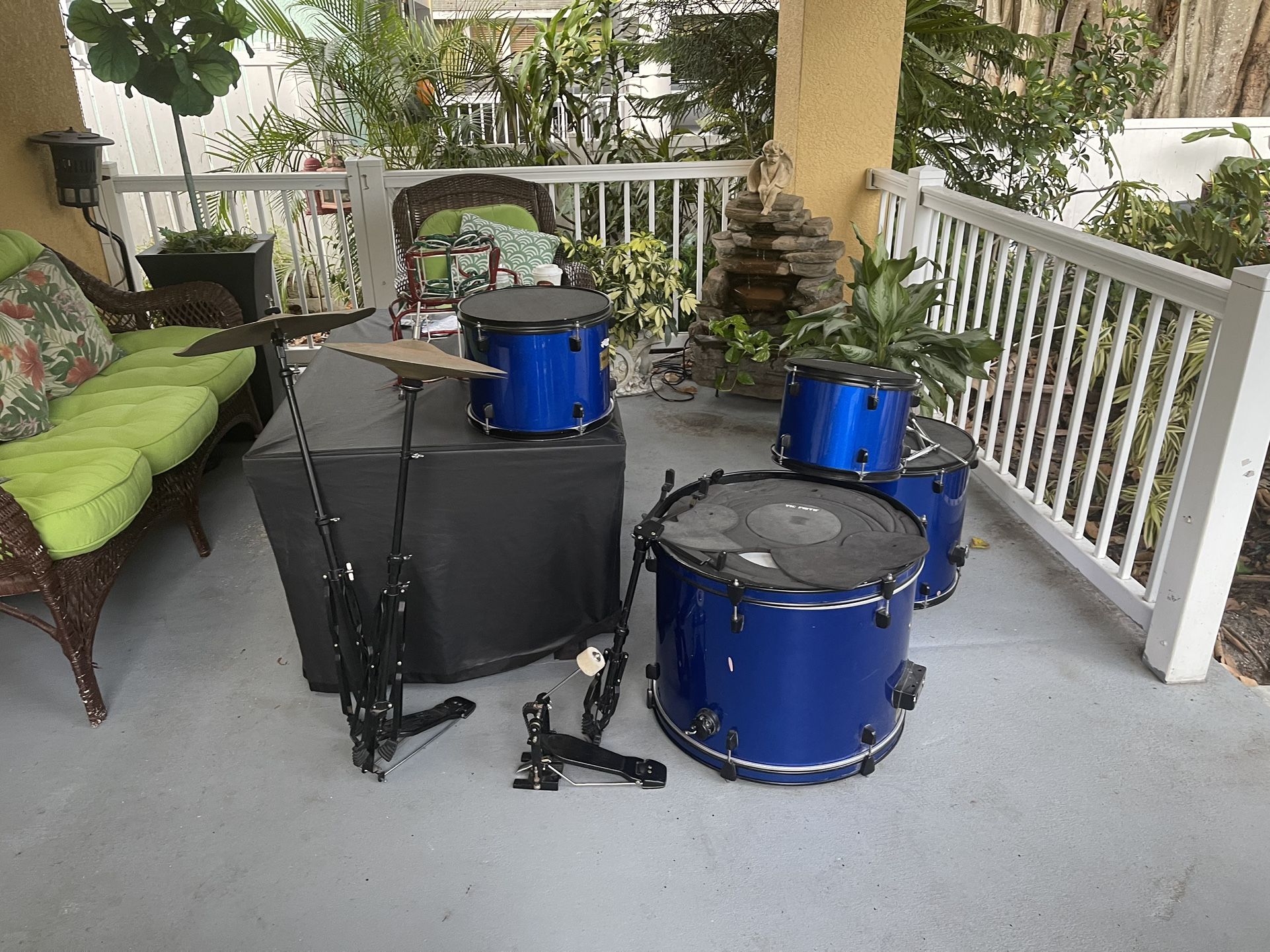 6 Piece Drum Set 