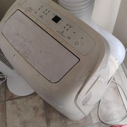 Toshiba AC ,White,300 Sq Feet 