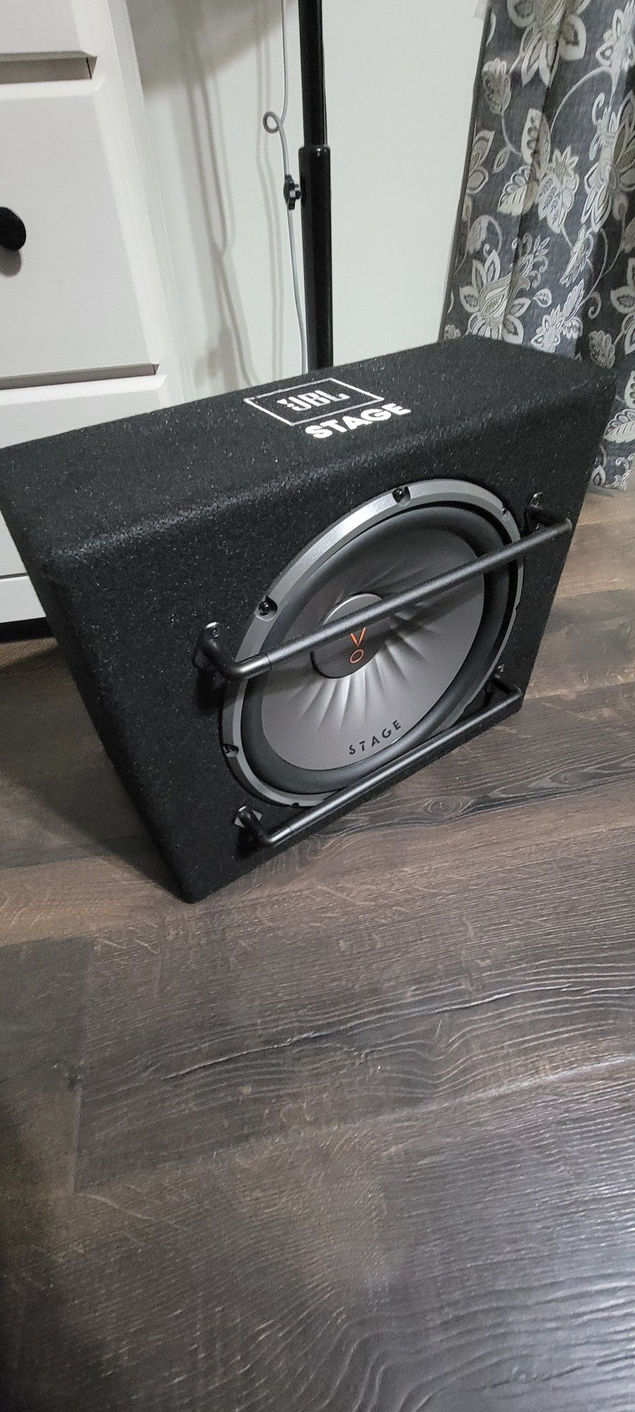 JBL 12 INCH SUB