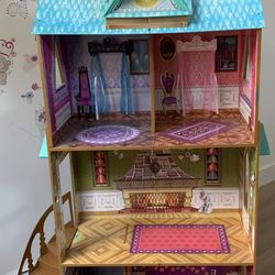 Kidkraft Disney Frozen Doll house