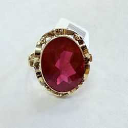 14k Gold & Red Stone Ring