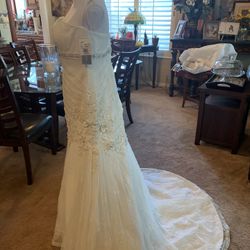 Wedding dress 