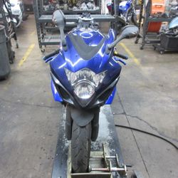 PARTED OUT - 2005 05-06 Suzuki GSXR 1000 GSXR1000 - Motorcycle parts - 106240