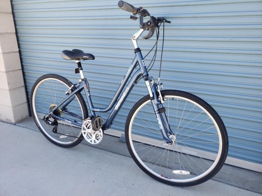 DIAMONBACK HYBRID BIKE 21 SPEEDS TIRE 700C SIZE L 
