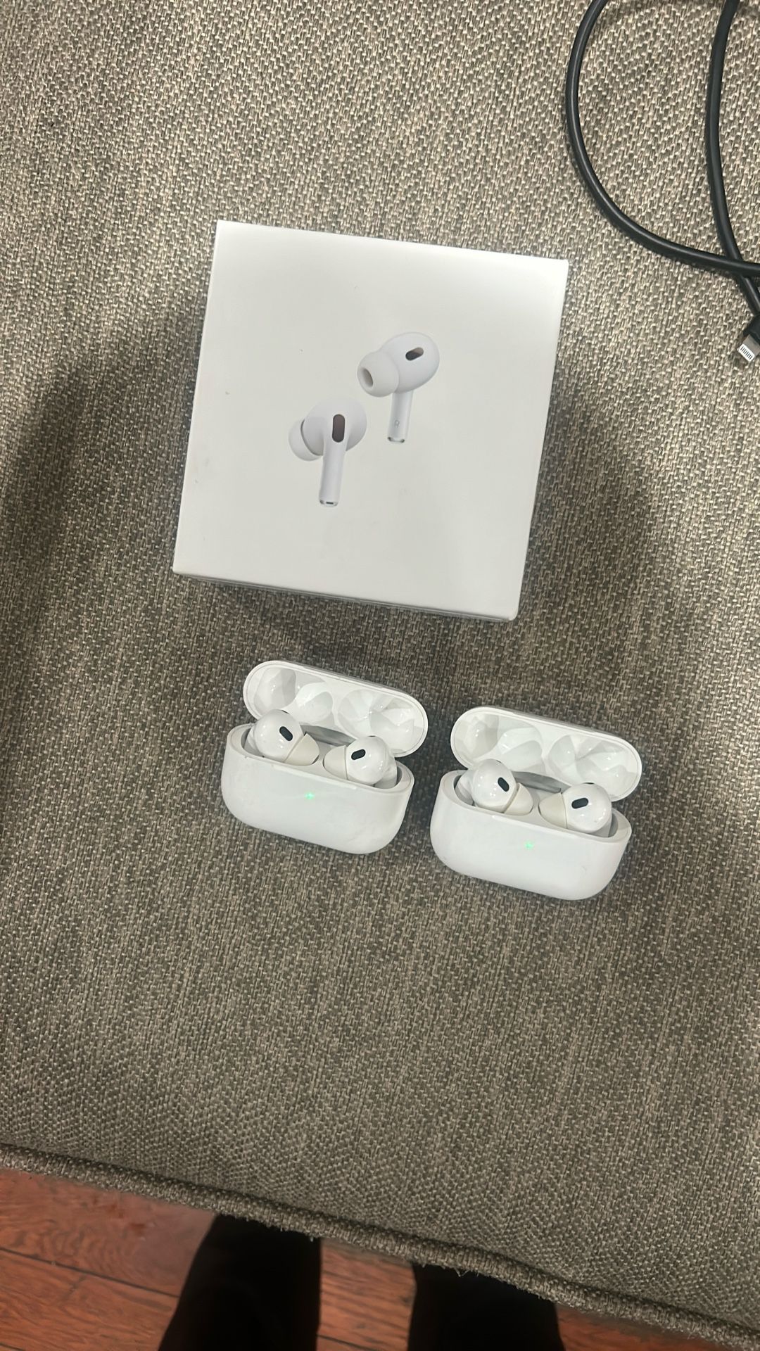 3 Air pod Pros