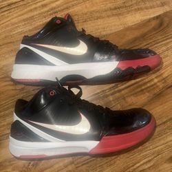 Nike Kobe 4 Size 9.5
