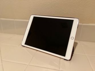 Apple iPad 8th Generation (2020) – 128GB Wi-Fi/Gold