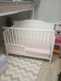 Crib / day bed