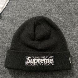 Supreme New Era Box Logo Beanie for Sale in Long Beach, CA