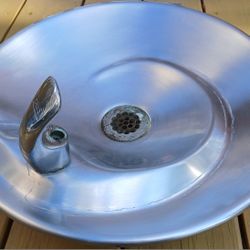 Haws 1001HPS Barrier-Free Wall Mount Swirl Water Drinking Fountain