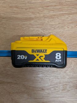 DeWalt 20v Max 8AH Battery NEW 