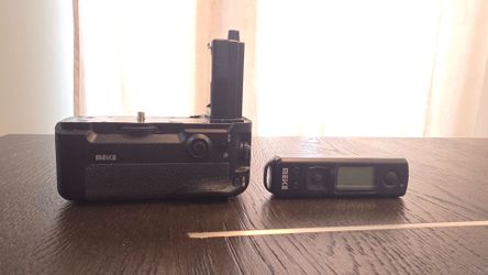 Meikr Battery grip and remote for Sony A7RV