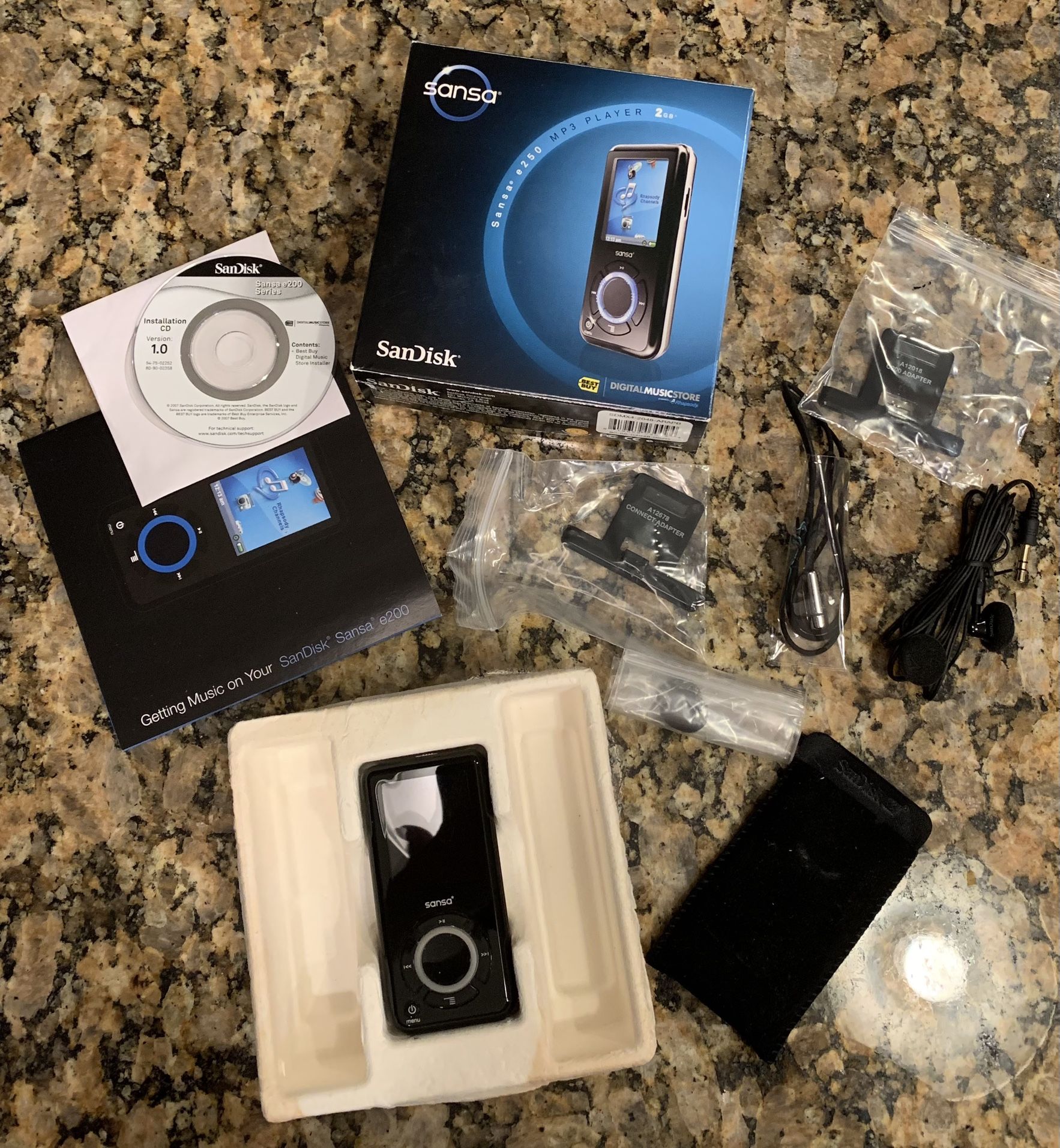 Vintage SanDisk Sansa e250 MP3 Player In Its Original Box, With All Accessories Including Directions