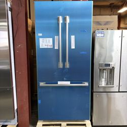 Bosch Benchmark Series B36BT935NS
36 Inch Built-In French Door Smart Refrigerator