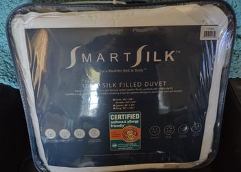NIP SMART SILK DOUBLE/ FULL COMFORTER SILK FILLED/ COTTON OUTER 