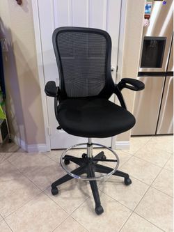 Rolling office drafting chair