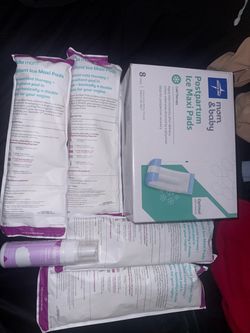 Postpartum Recovery Bundle – Frida Mom Relief Foam + Ice Maxi Pads – NEW