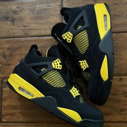 Jordan 4 Retro Thunder  (M 10)