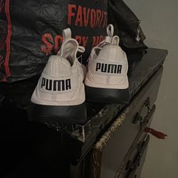 Puma Sneakers