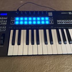 Launch key 25 midi keyboard MK3