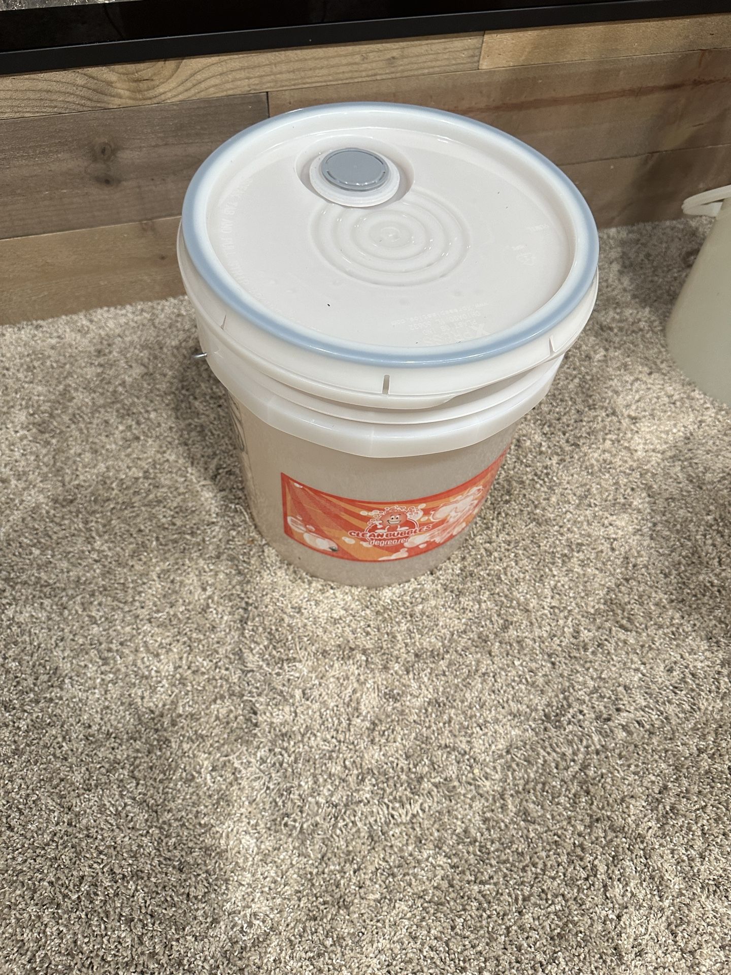 5 gallon bucket of degreaser