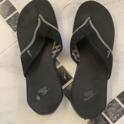 New Nikes Mens Sandals Size 13