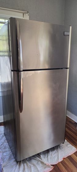 Frigidaire Refrigerator Moving sale