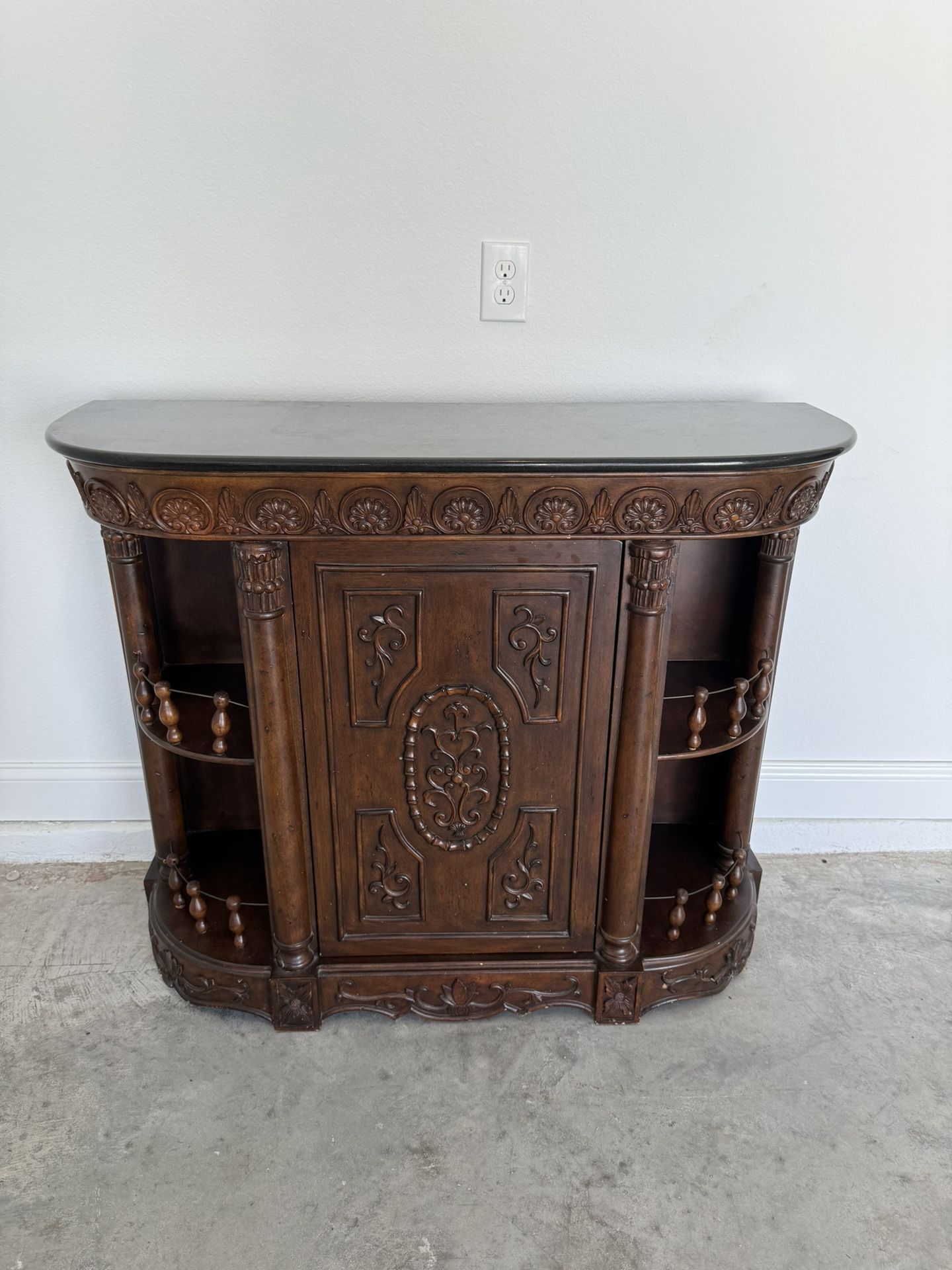 Quality Real Marble Bar Carved Wood