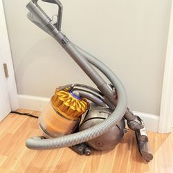 Dyson Vacuum Big Ball Vacuum 